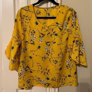 SHEIN yellow floral top vneck. - size L
